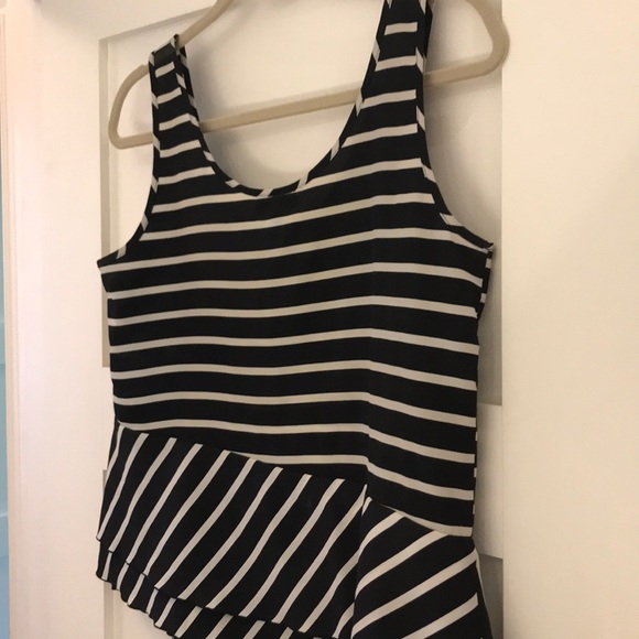 Cute Gap Top - Picture 4 of 4